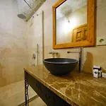 Cave Saksagan Ξενοδοχείο 5*