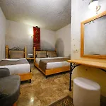 Ξενοδοχείο Cave Saksagan 5*