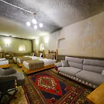 Hotel Cave Saksagan