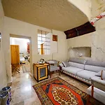 Cave Saksagan Hotel