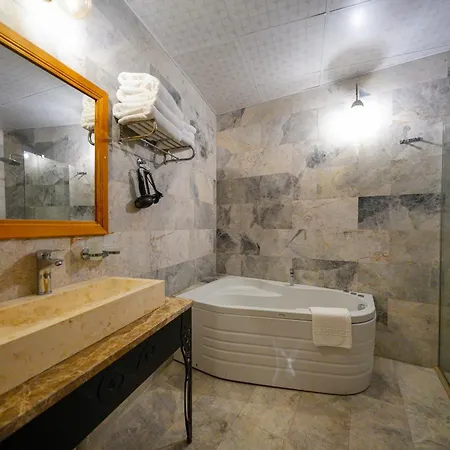 Hotel Cave Saksagan