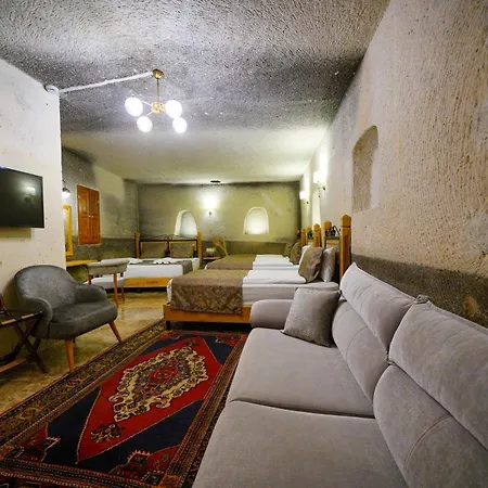 Hotel Cave Saksagan 2*