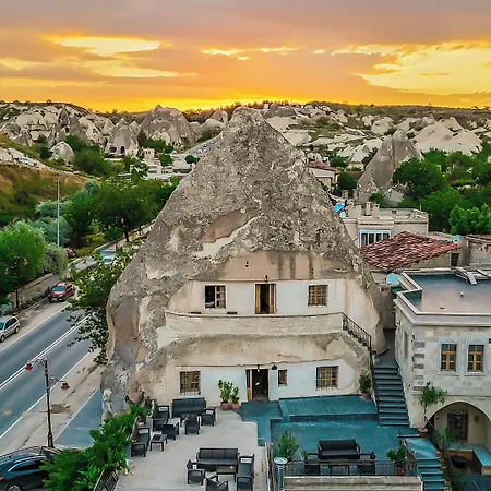 Hotel Cave Saksagan 5*