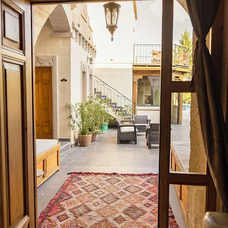 Hotel Cave Saksagan 5*