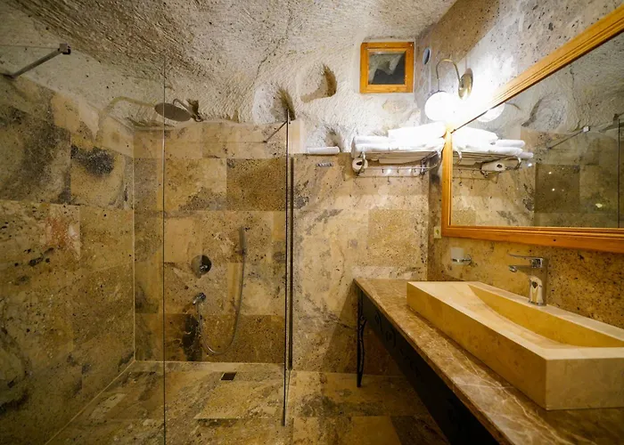 מלון Cave Saksagan גורמה