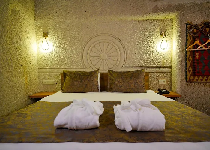 מלון Cave Saksagan 5*