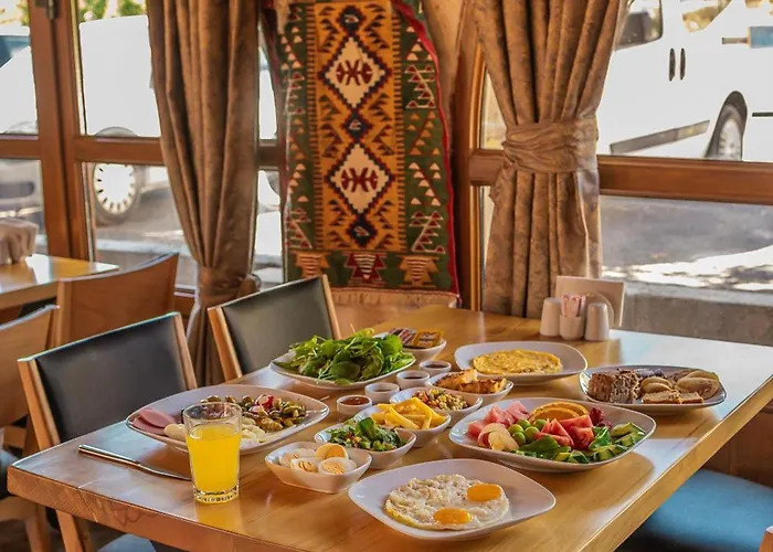 מלון Cave Saksagan