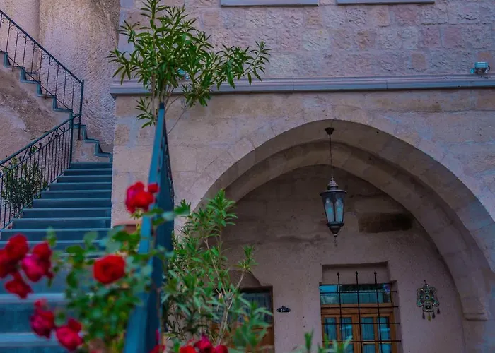 מלון Cave Saksagan 5*