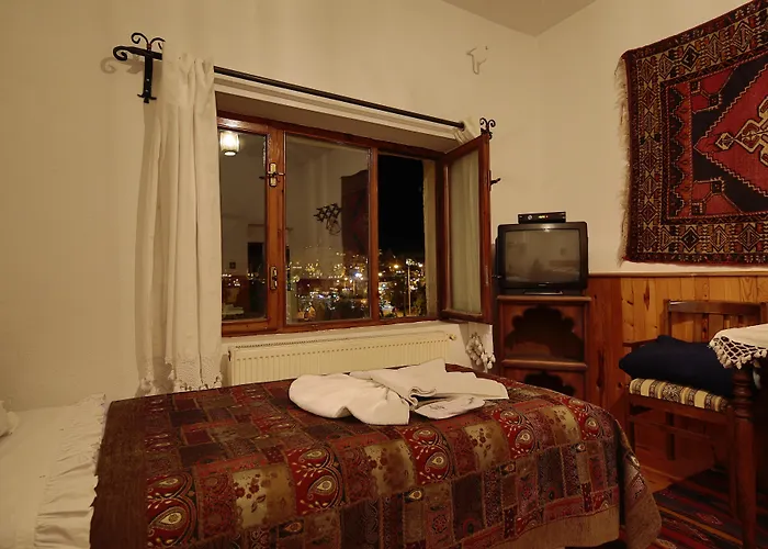 Cave Saksagan מלון 5*