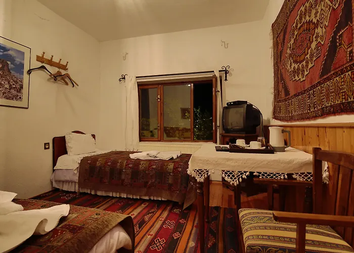 מלון Cave Saksagan גורמה