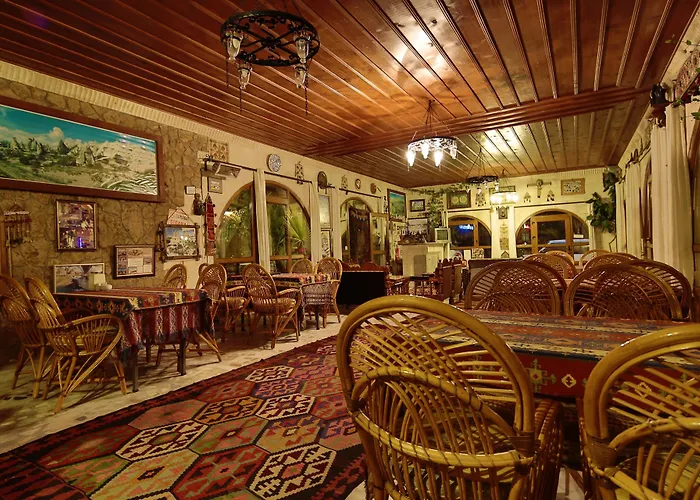 מלון Cave Saksagan גורמה