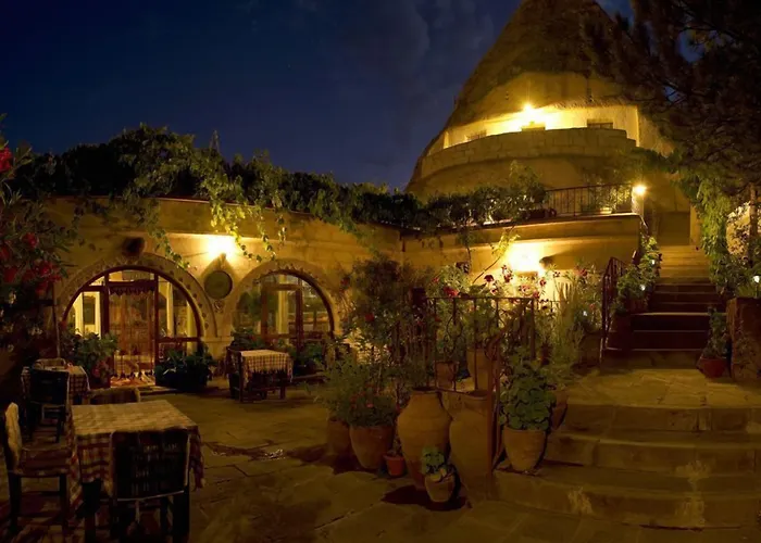 מלון Cave Saksagan 5*