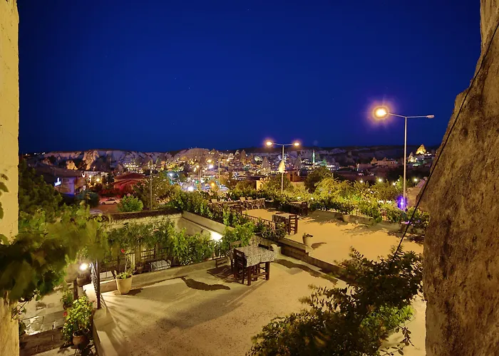 מלון Cave Saksagan 5*