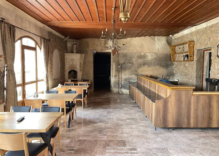 מלון Cave Saksagan גורמה